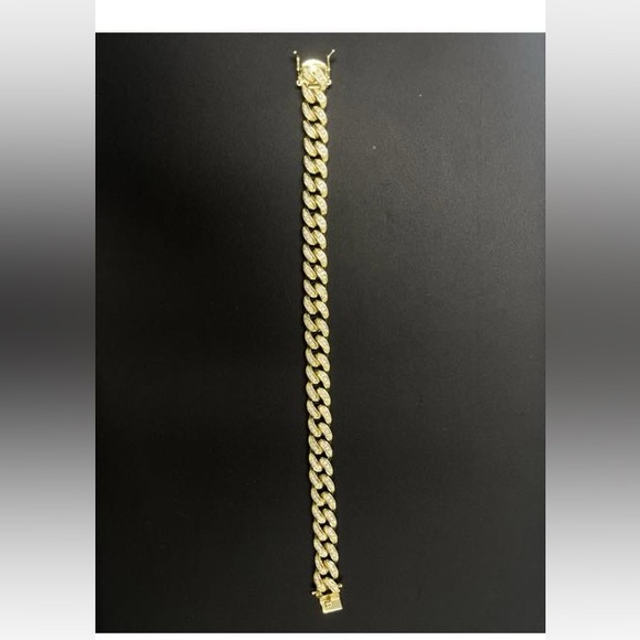 Miami Cuban Link Bracelet(SALE) - Picture 5 of 10